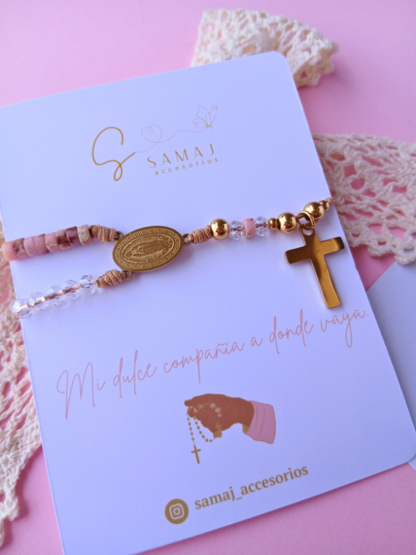 Pulsera rosario ajustable piedra natural rosa  y cristales.