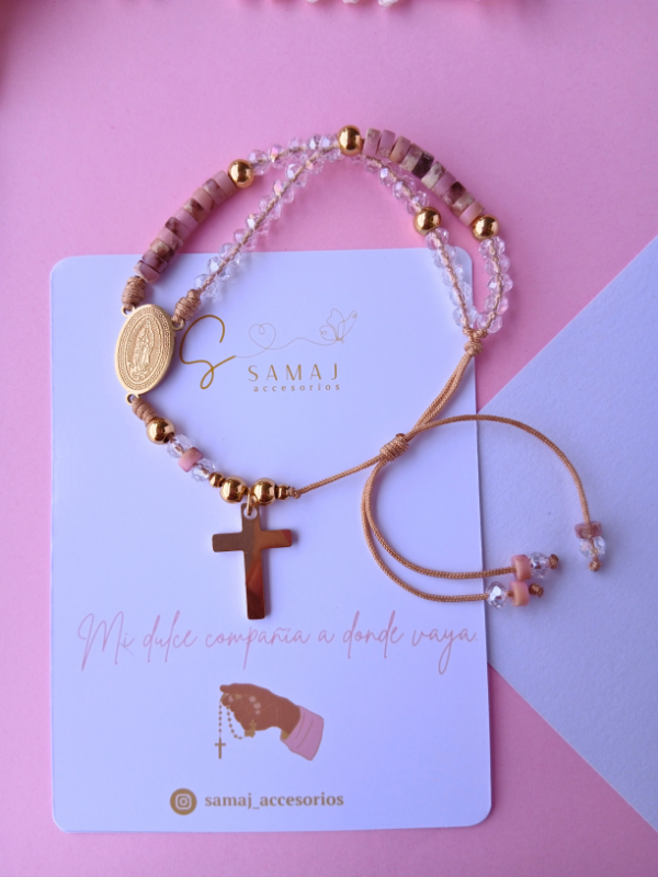 Pulsera rosario ajustable piedra natural rosa  y cristales.