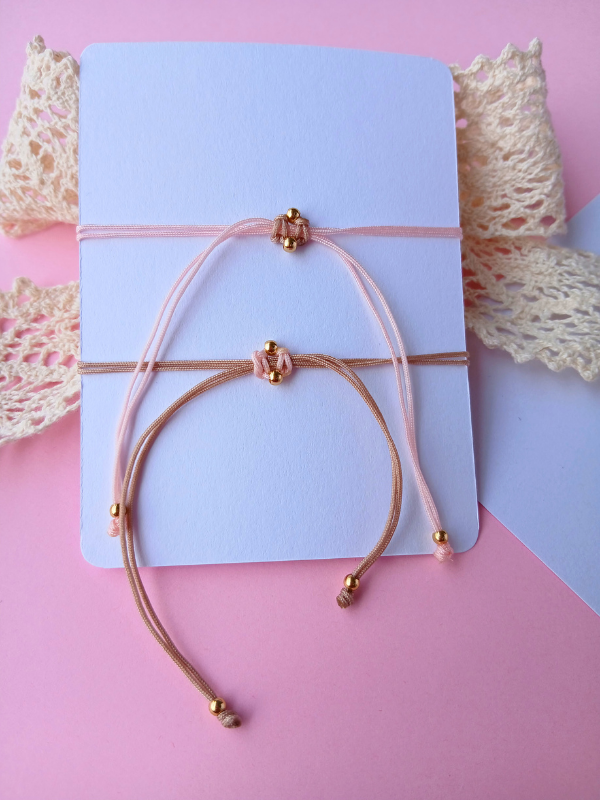 Pulseras hilo corazón en macramé set de 2