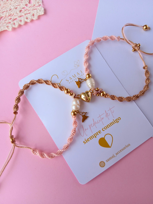 Pulseras ajustables tejidas en macramé - dije imán de corazón