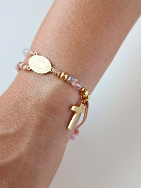 Pulsera rosario ajustable piedra natural rosa  y cristales.